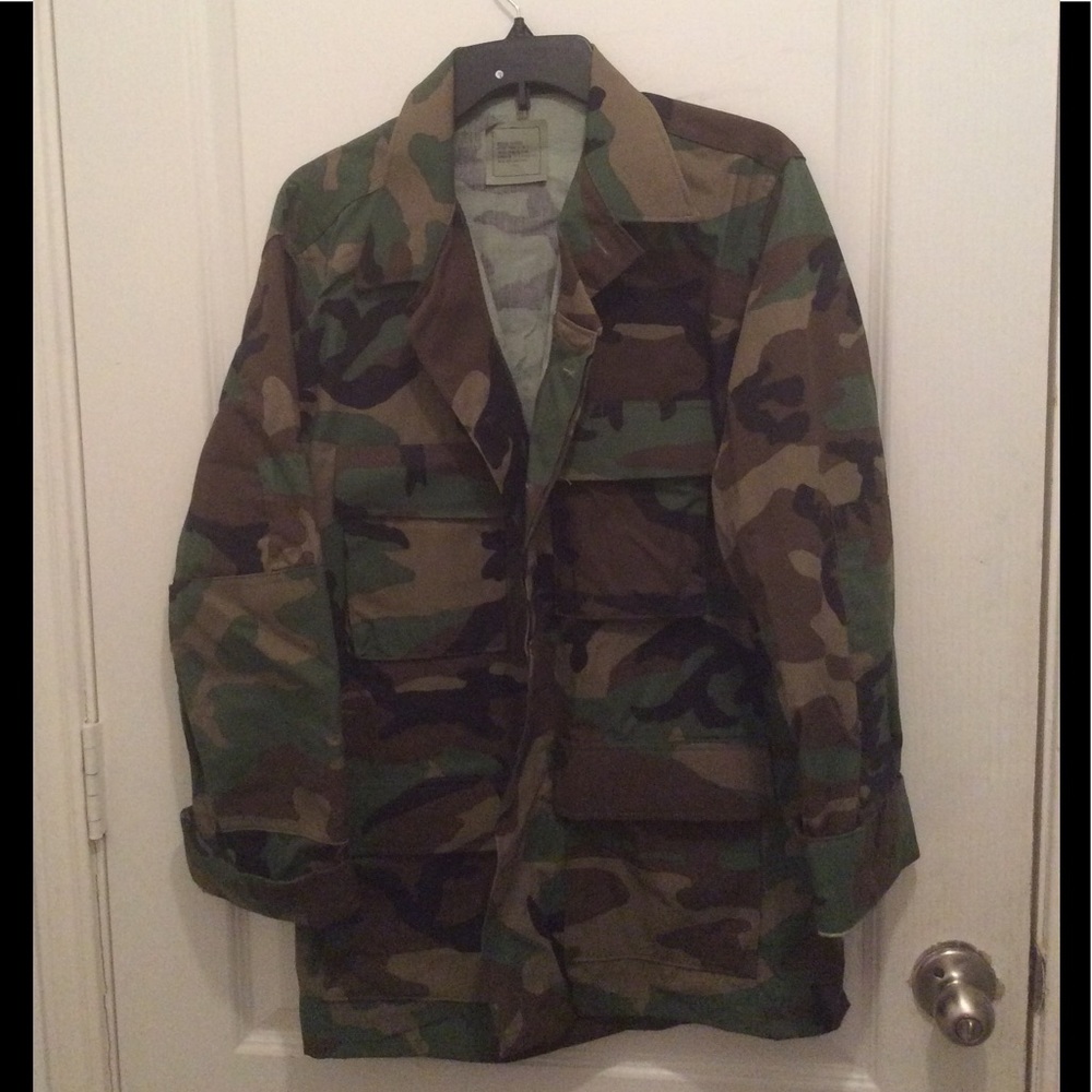 NWOT Camouflage shirt/jacket Medium